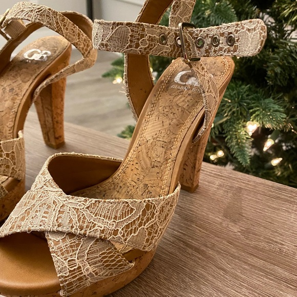 Crock lace heels - Picture 2 of 5